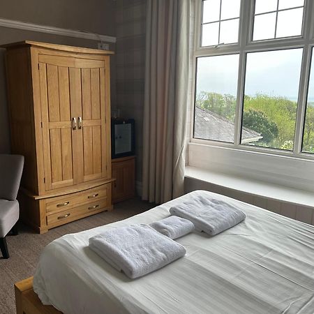 Broadway House Bed & Breakfast ลาจห์น ภายนอก รูปภาพ