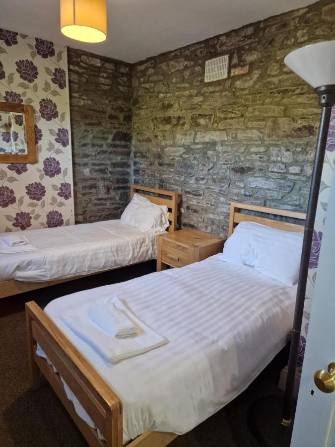 Broadway House Bed & Breakfast ลาจห์น ภายนอก รูปภาพ