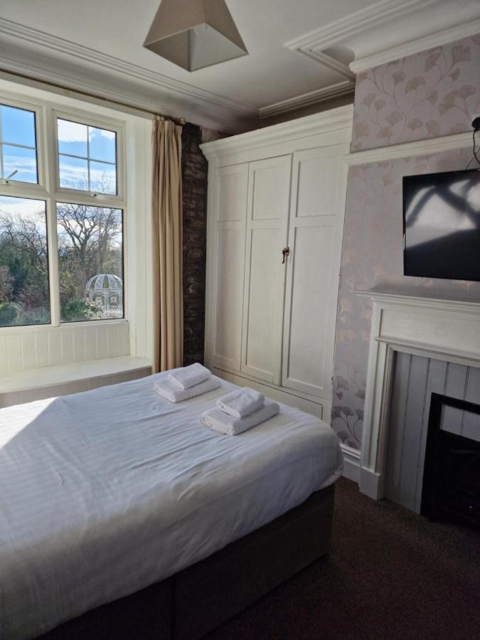 Broadway House Bed & Breakfast ลาจห์น ภายนอก รูปภาพ