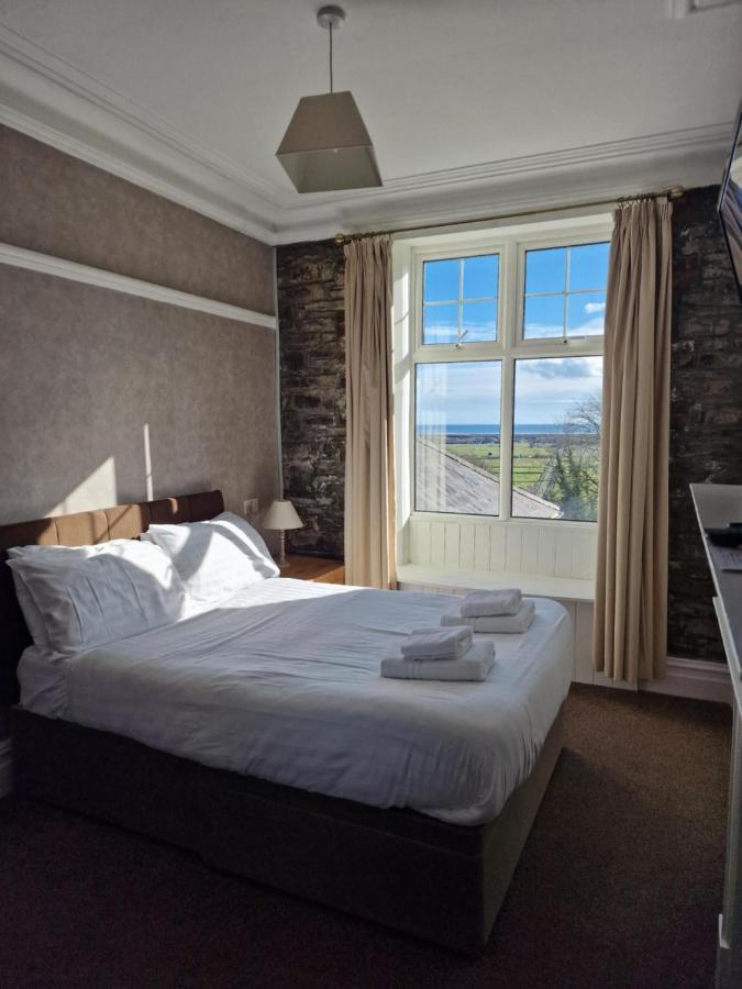 Broadway House Bed & Breakfast ลาจห์น ภายนอก รูปภาพ