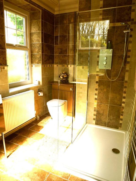 Broadway House Bed & Breakfast ลาจห์น ภายนอก รูปภาพ